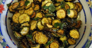 Герои летнего стола: рецепт кабачков в чесночном соусе