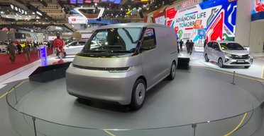 Daihatsu презентували електричний фургон з футуристичним дизайном (відео)
