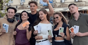 Розыгрыш iPhone 17 среди украинских блогеров закончился грандиозным скандалом: что не так