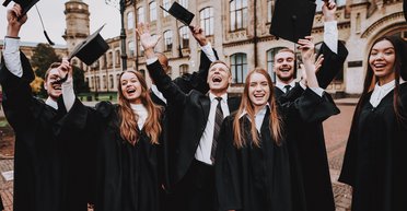 Страна-подросток. Почему украинцы хотят жить самостоятельно, но хотят все получать бесплатно