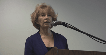 "Не був людиною": письменниця розповіла про викрадення прибульцями з "іншого виміру"