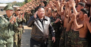 КНДР обустроила секретную базу с ракетами Hwasong-15 и Hwasong-18: пробили скалу на 35 м (фото)