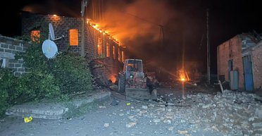 ЗС РФ масовано атакували Покровський район: вибухи пролунали у трьох містах, є руйнування (фото)