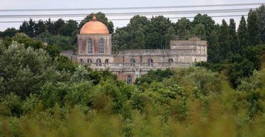 Розкіш, що стала руїнами: в особняк вклали мільйони, але в ньому ніхто не живе (фото)