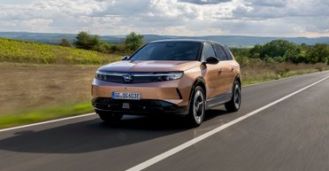Opel выводит на рынок семейный электрокроссовер с запасом хода почти 700 км (фото)