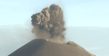 Спящий 12 тысяч лет вулкан вновь активен: люди вспомнили о древнем пророчестве