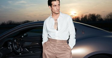 Победитель Евровидения, у которого треснули штаны на сцене, сделал предложение любимой (фото)