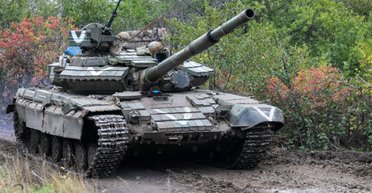 Оргскло і скотч: як росіяни захищають танки, коли немає модулів "Контакт"