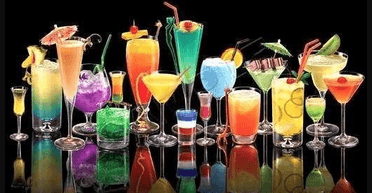 Стильно, барвисто і вишукано: топ 15 святкових коктейлів