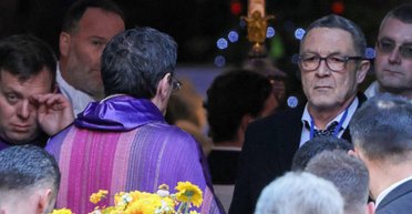 Відкинутий син Бріжит Бардо пробачив образу і з'явився на похоронах матері (відео)