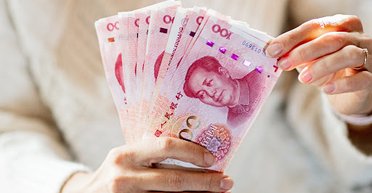 Россия не способна перейти на китайский юань из-за санкций Запада, — Bloomberg