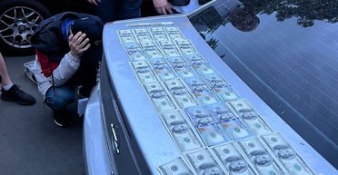В Одесской области мужчина дал взятку контрразведчикам СБУ, чтобы те устранили ухажера-иностранца (фото)