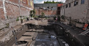 В Мексике археологи раскопали тайный алтарь ацтеков: его нашли на глубине 4 метров (фото)