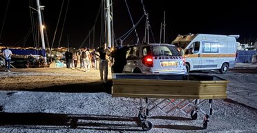 "Немислимо": три сестри віком 9-17 років потонули у човні, 65 пасажирів цього не помітили