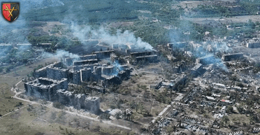 Интенсивные бои и постоянные обстрелы: как выглядит разрушенный ВС РФ Торецк (видео)