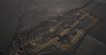 "Зуби" у два ряди, рови та бліндажі: у мережі показали, як виглядають нові лінії оборони ЗСУ