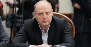 "Не повинен ходити у рваних штанах": нардеп Бурміч, у якого 5 квартир, пояснив підвищення виплат депутатам