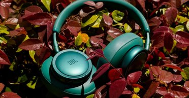 Более дешевый конкурент AirPods и Sony: эксперт посоветовала наушники с качественным звуком (фото)