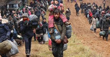 Чрезвычайная миграция. Куда и зачем ведут беженцев из Беларуси