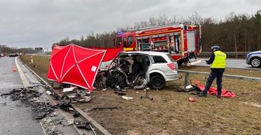 Везли з реабілітації: в ДТП у Польщі загинула 4-річна дівчинка з України (фото)