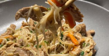 Екзотика на вашому столі: рецепт свинини з грибами енокі