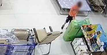 В Киеве 6-летний мальчик устроил пожар в гипермаркете (видео)