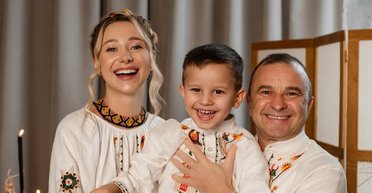 Виктор Павлик с младшей на 30 лет женой приобрели квартиру своему 4-летнему сыну (фото)