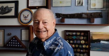 "Шкіра злітала з рук": ветеран Перл-Гарбора розповів, як японці потопили лінкор Arizona (фото)