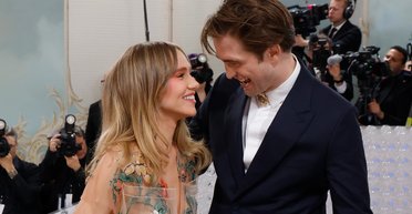 Роберт Паттінсон і Сьюкі Вотергаус стали батьками (фото, відео)