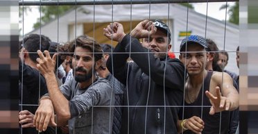 Люди – новая нефть. Сколько Лукашенко зарабатывает на нелегальных мигрантах