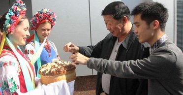 Подивіться на Африку. Чим Україні доведеться розплачуватися за мільярдний кредит від Китаю