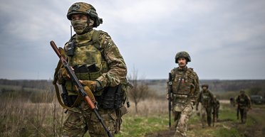 "Создают напряжение": РФ увеличила военную группировку возле Черниговской области (видео)