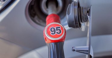 Украина уже более недели не получает бензин из Беларуси