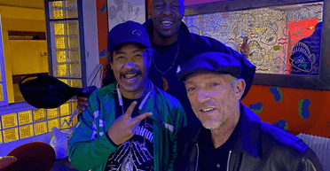 Глупая смерть: звезда культовых фильмов погиб, доставая из трубы свой телефон (фото)