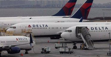 В США арестовали пилота прямо в кабине самолета: пассажиры были шокированы