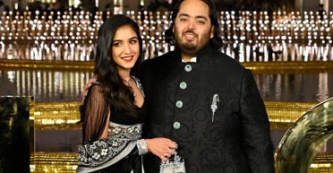 Індійський мільярдер Амбані влаштував нову передвесільну вечірку для свого сина (фото, відео)