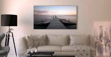 Жінка помітила щось незвичайне на картині, купленій за $30 (відео)