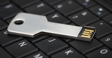 С наступающим. Как могут измениться в 2017 году отношения граждан и налоговой