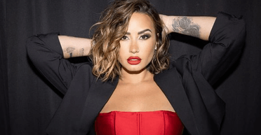 Испытывает ужас: 32-летняя Деми Ловато призналась, как относится к старению (фото)