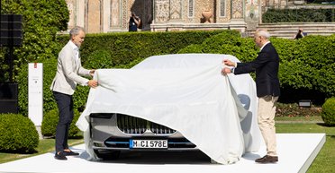 Кроссовер Nissan Leaf и Toyota RAV4: основные автомобильные новинки 2025 года (фото)