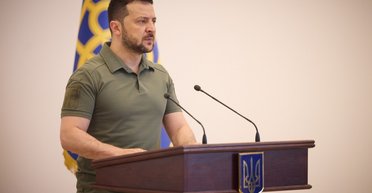 "Украина была и в более сложных ситуациях": Зеленский прокомментировал статью Залужного (видео)