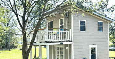 Отец перед пенсией построил дом в миниатюре, чтобы зарабатывать $15 тысяч в год (фото)