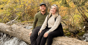 Жартівливі запрошення: наречена отримала подарунки від провідних брендів і знаменитостей (фото)