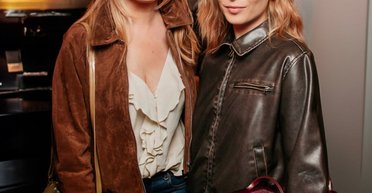 Олена Кравець вийшла у світ із дорослою донькою (фото)