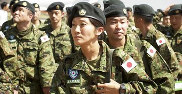 "Соромно служити в армії": японські Сили оборони відчувають гостру нестачу особового складу