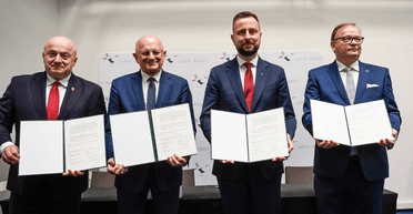 Польша возведет авиабазу вблизи границы с Украиной: подробности