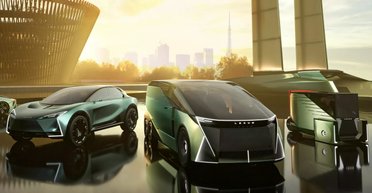 Lexus презентовал новые флагманы: шестиколесный минивэн, купе-кроссовер и микрокар (фото)
