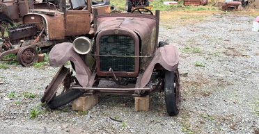 Фантастична живучість: Dodge 1920-х поїхав після понад 60 років на звалищі (відео)