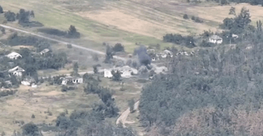 Перевозив окупантів: ЗСУ знищили мікроавтобус військ РФ (відео)