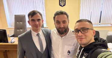 "До заказчика этих нападений дойдет наказание": суд закрыл дело против Сергея Стерненко